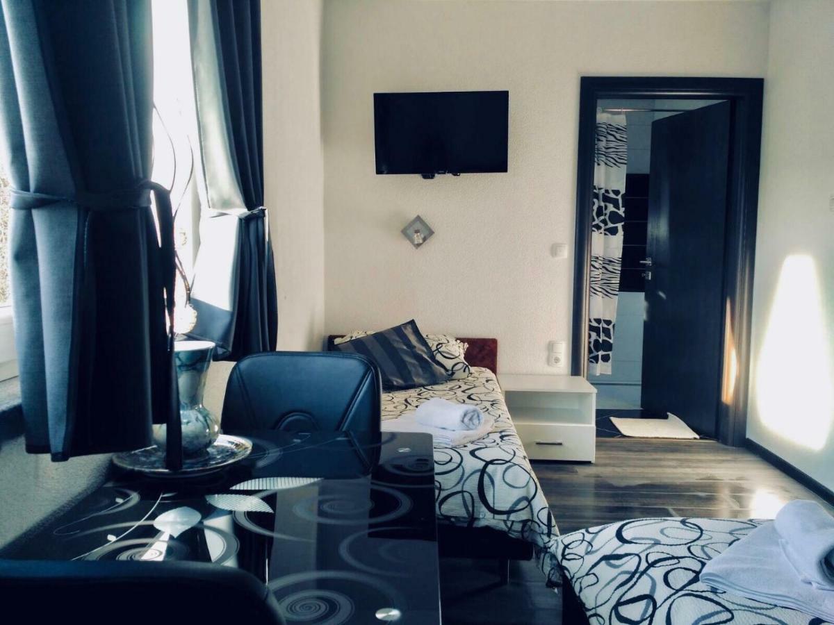 Guest House First Stop Rakovica Ngoại thất bức ảnh