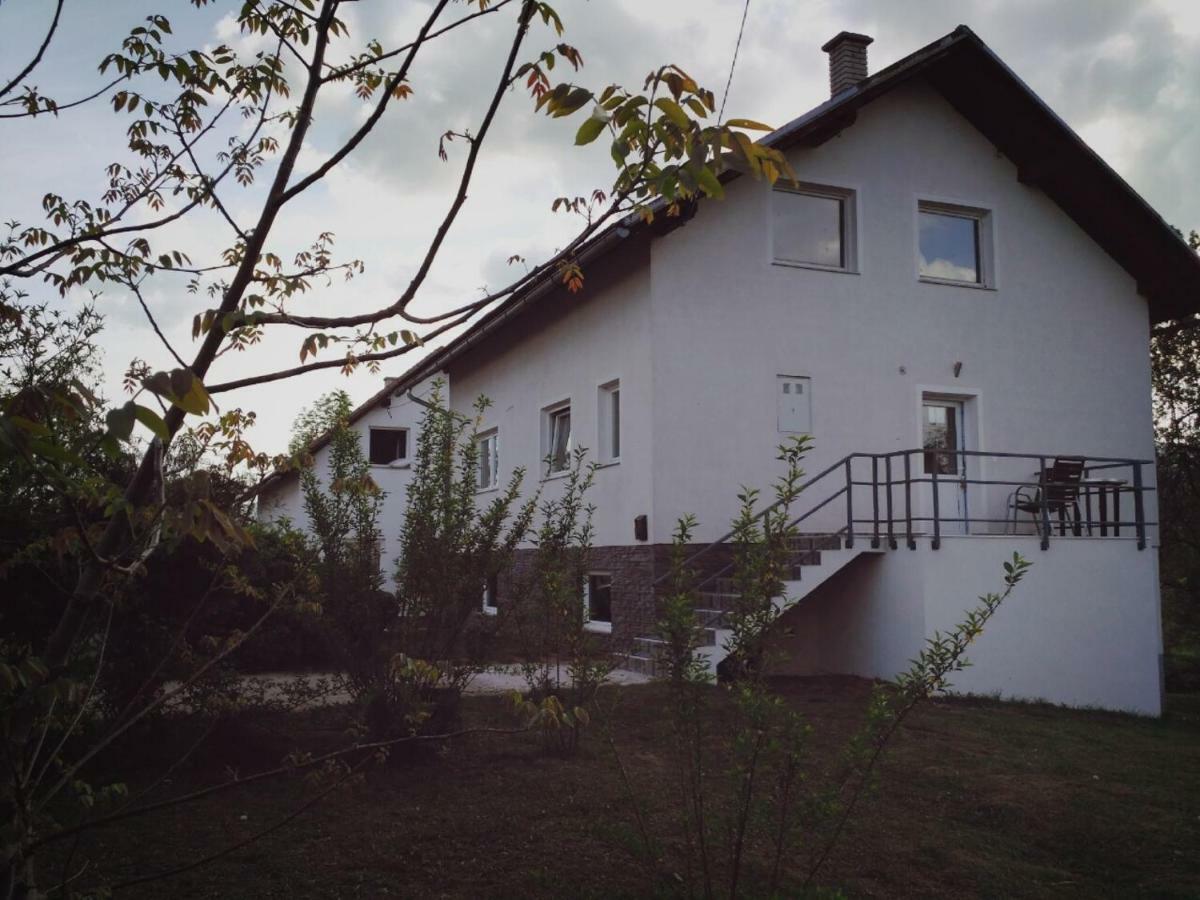 Guest House First Stop Rakovica Ngoại thất bức ảnh