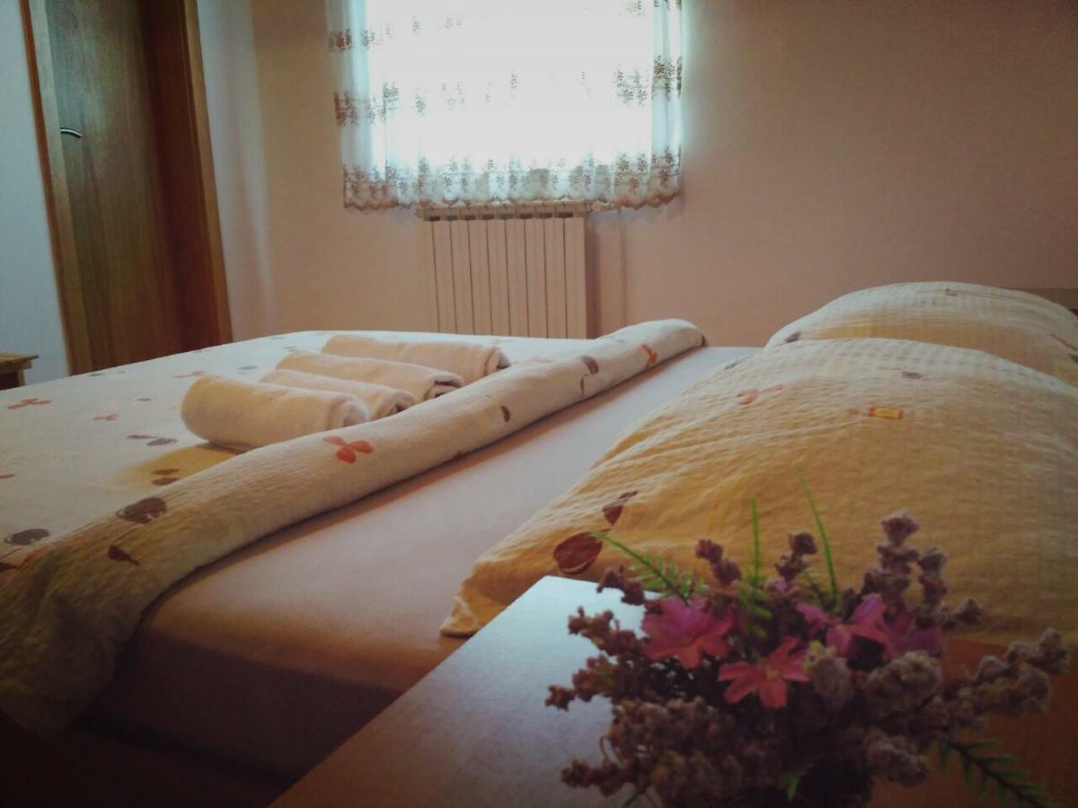 Guest House First Stop Rakovica Ngoại thất bức ảnh