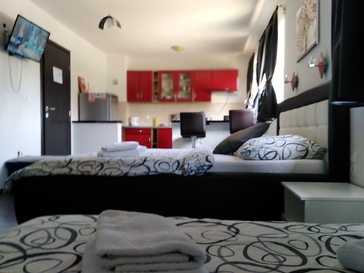 Guest House First Stop Rakovica Ngoại thất bức ảnh