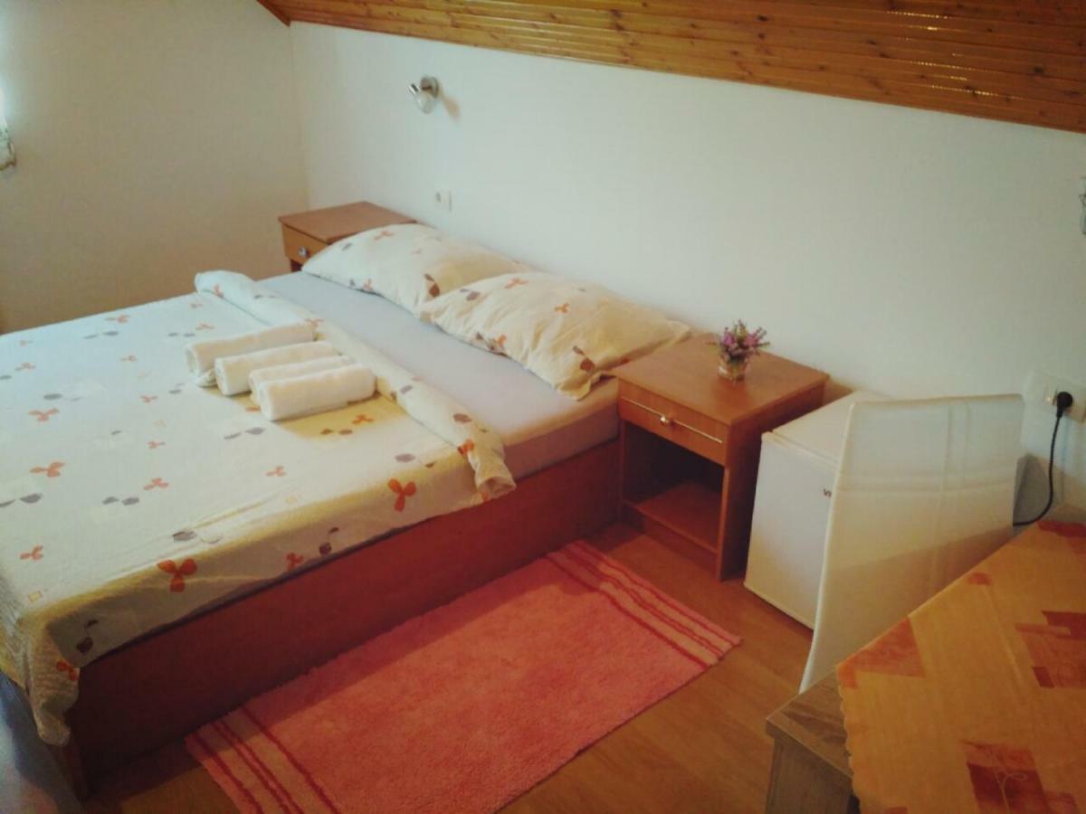Guest House First Stop Rakovica Ngoại thất bức ảnh