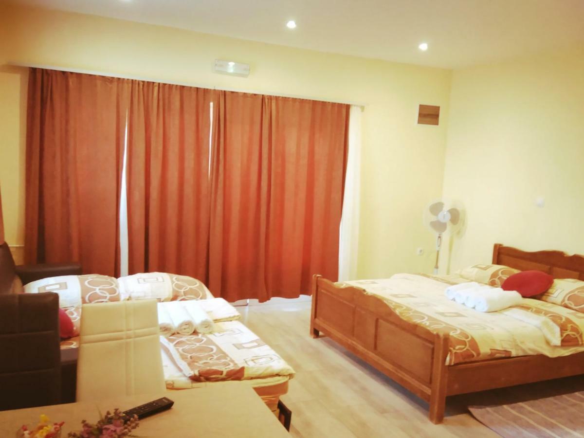 Guest House First Stop Rakovica Ngoại thất bức ảnh